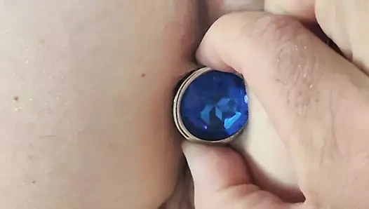 Sıcak nine takılı bir eşek fişi vardır - anal pt2 için hazırlanıyor