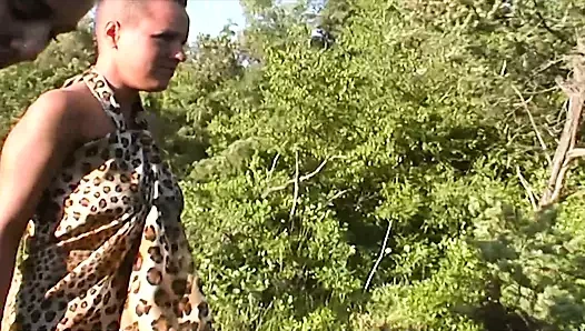 iki Alman sluts emme ve sürme bir Sabit pecker