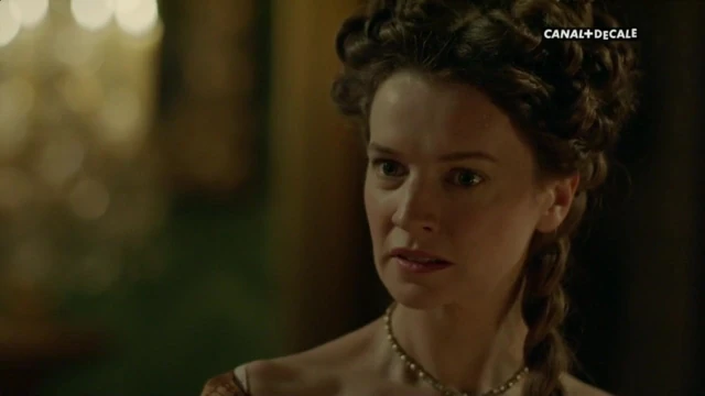Anna brewster - versailles s02e07 (2017)