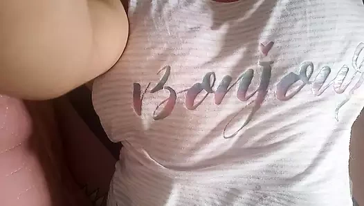 Azgın üvey anne uykusundan yeni kalktı ve amcığı ıslak, üvey annesinin sahip olduğunu görmek için ıslak rüyalar görüyor.