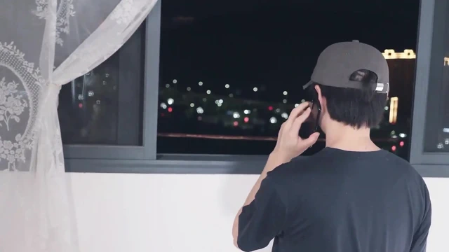 Bayan 16- hizmetçiyi orgazma getirmek için vibratör kullanıyor