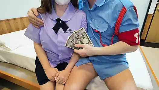 Azgın güvenlik görevlisi tarafından öğrenci kızın içine boşalıyor