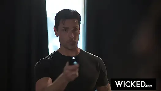 Wicked - kimberly kane büyük memeli esmer sert ve derinden sikiliyor
