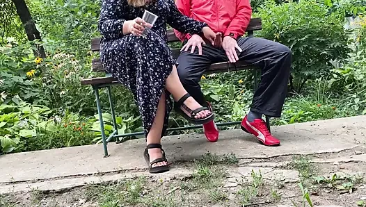 Daha fazla uzatmadan: olgun bir üvey anne için sadece boşal