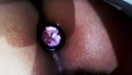 Götü tıkalı ateşli latin kadın yalıyor ve sonra anal sikiliyor