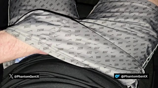 Arabada antrenmandan sonra kaslı Alman baba - azgın edepsiz konuşmayla mastürbasyon yapıyor - phantomgentx