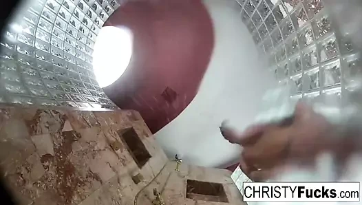 Bts'i christy ve yıldız çiçeği ile duşta eğlendirin