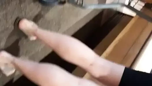 Sıkı götlü uzun bacaklar