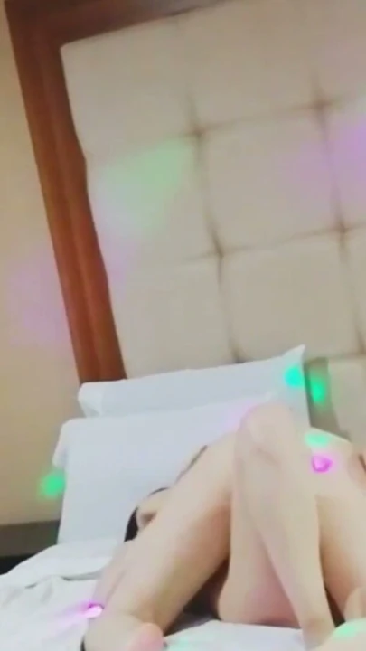 Üniversite arkadaşım bir motelde iş yapmak için benimle buluşuyor | Klip 3