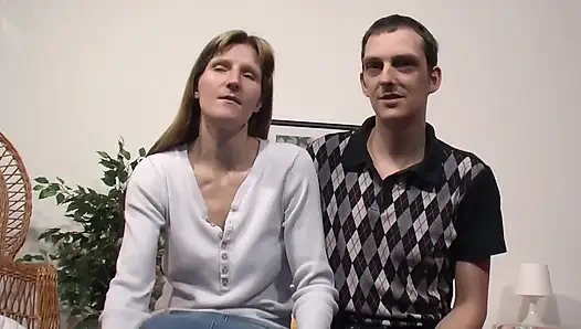 Azgın olgun bir sürtük için iki sert yarak