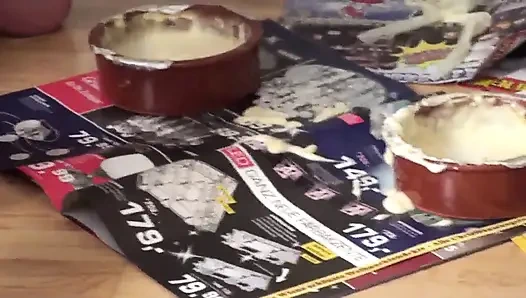 Ucuz tabanlarımı yala köle!