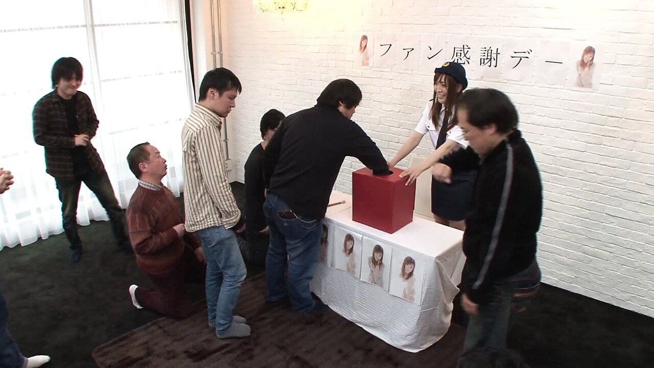 Japon seks partisi şovu çılgın bir seks partisinde biter