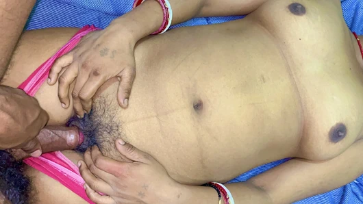 jawan bhabhi ko pehli bar chudai kiya pados ke ladke ne