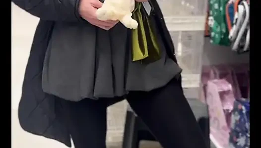 Dükkandaki seksi kız