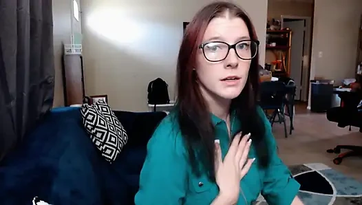 Kilise kızı ıslanıyor