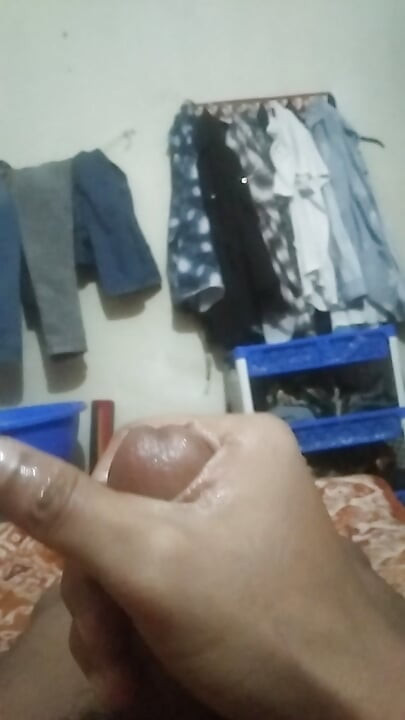 Odamda bir el işi aldım.