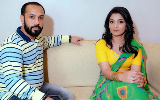 Yenge kocasını aldattı ve kırmızı elle yakalandı Hintçe ses