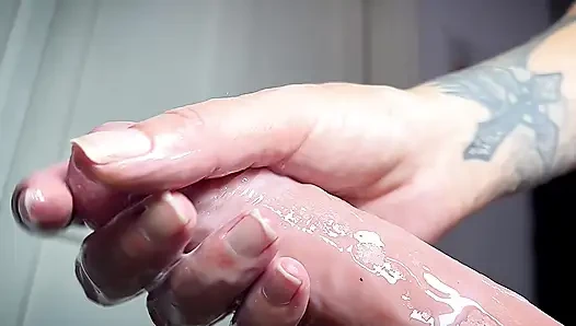 Fetiş.penis ovuyor.yarağa dokunuyor