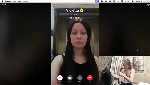 Web kamerası modeli onu özel aramayla iki kez boşaltıyor!