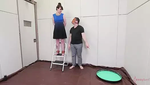 Azgın piliç sert ve derinden sikiliyor