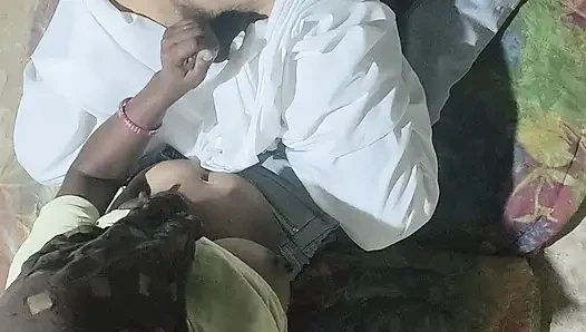 Seks yapma zevki, hintli bir köydeki böylesine ateşli bir kızdan geliyor