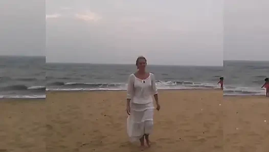 Amatör Sarışın Eş Yürüyüşten Sonra Seksin Tadını Çıkarıyor