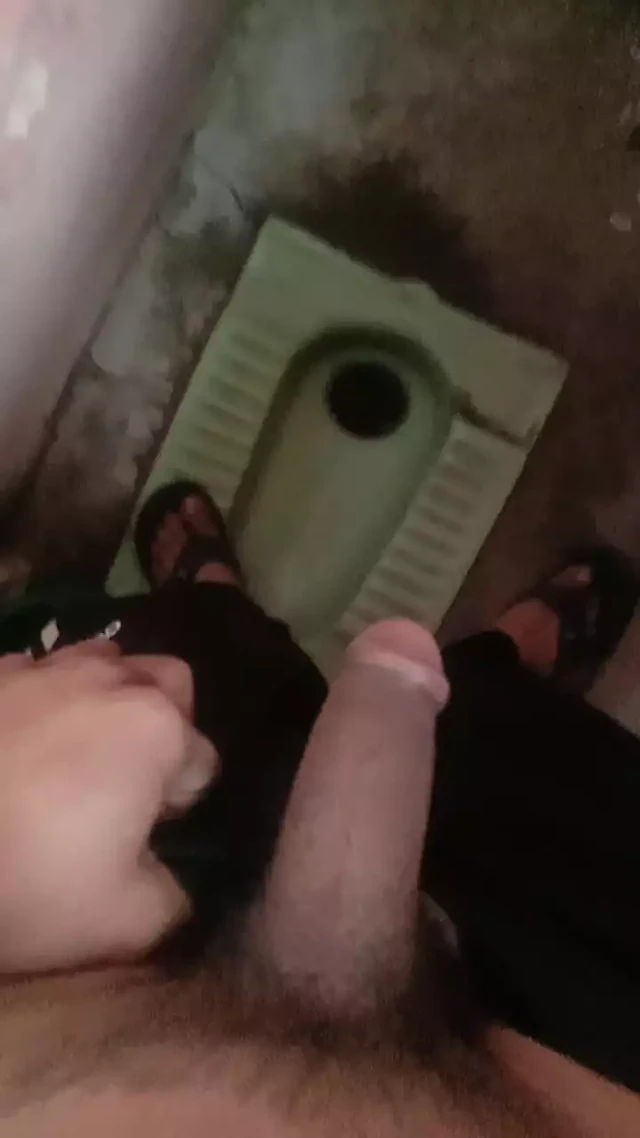 tuvalete işemek