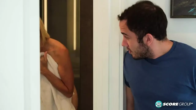 Yeni büyük memeli 60 yaşındaki Morgan üvey oğlunu sikiyor