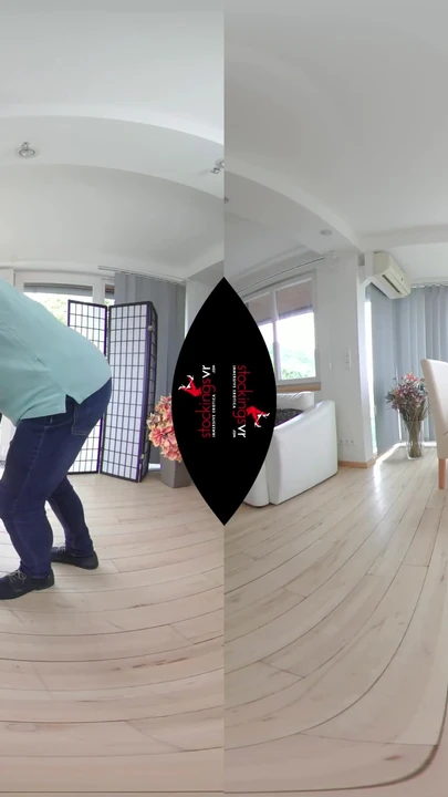 Telefonu bırak ve beni sik: çorapla azdırma ve sürpriz | Klip 1