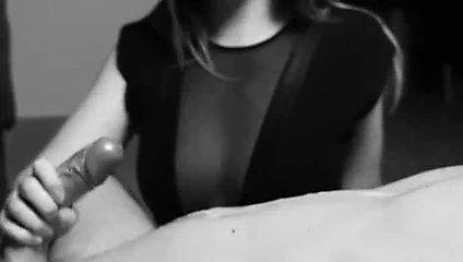 Her zamanki gibi iyi bir oral seks, harika bir handjob