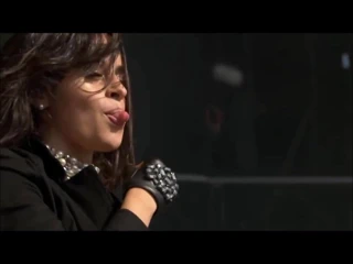 Camila cabello seksi gösteren dilini