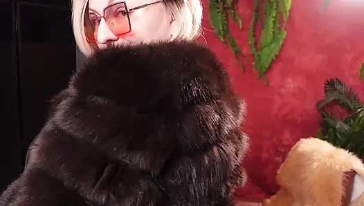 Ateşli kürk manto koleksiyonum - bölüm 1 - fetiş orta yaşlı seksi kadın arya grander