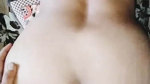 Hintli kızı domaltarak sikiyor