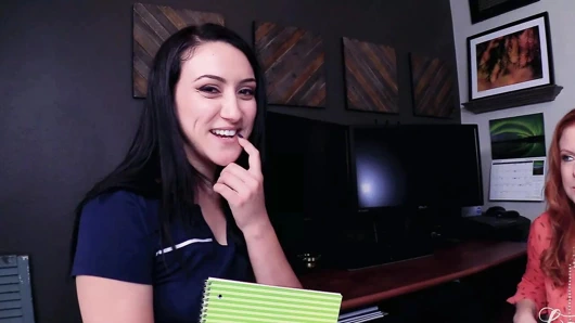 Mola: üvey kardeş mandy muse ve öğretmen bayan fyre