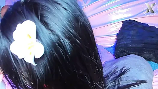 Orgazm olana kadar sevgilimin klitorisine dokunarak birbirlerine mastürbasyon yapıyor