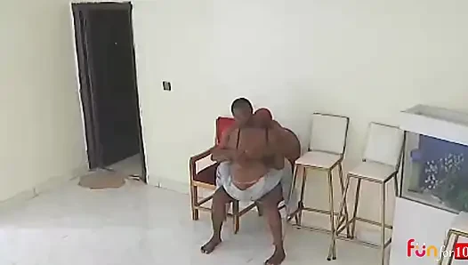 Aldatan evli kadın kayınbiraderi ile şenlik