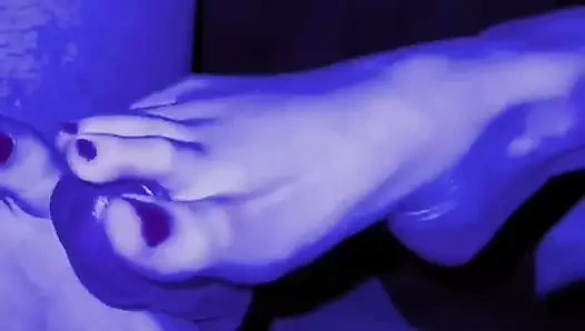 Ayakla mastürbasyon kırmızı