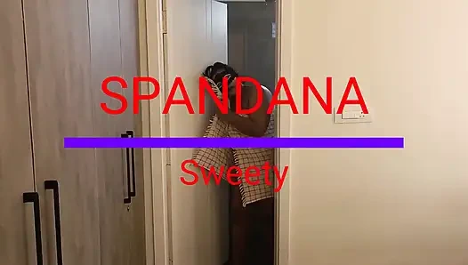 Lady hostel müdürü öğrencisiyle sikişiyor