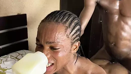 İzlerde sikim ve götümle oynuyorum