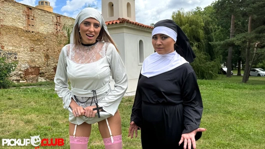 Pickup club - ateşli bağış toplama rahibeleriyle açık havada seks!