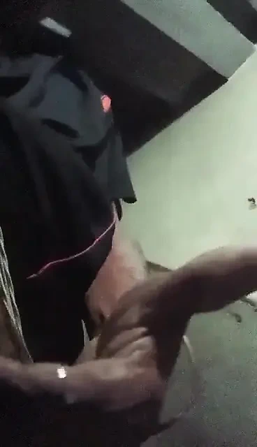 Amca büyük yarakla sikişiyor