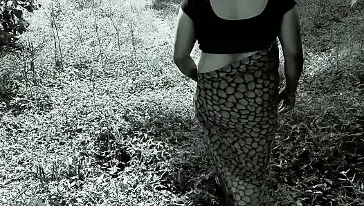 Ateşli teyze ormanda domaltarak amını sikiyor