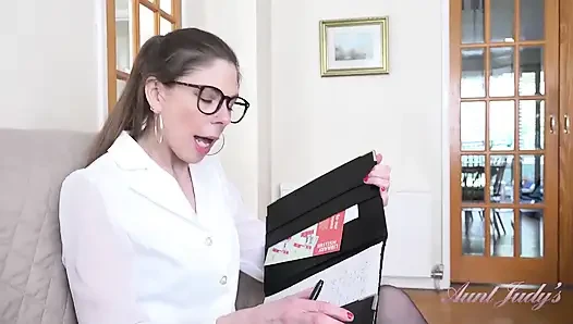 Üvey anne - yeni seks terapistin Alice Maze neye ihtiyacın olduğunu biliyor