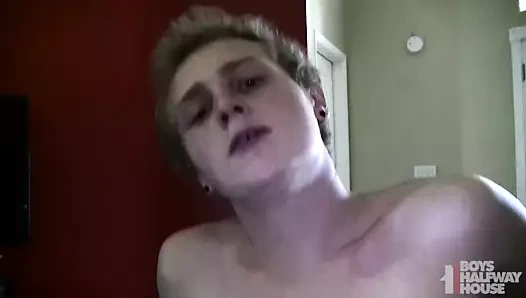 sarışın teen alır yüz fucked sonra bitirir kaba eyersiz