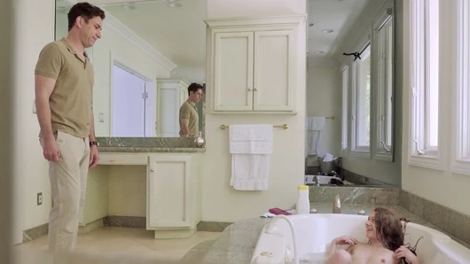 Spyfam - üvey kızkardeş büyük dick stepbro küvet seks verir