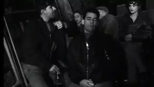 Esmer otobüste seks yapıyor