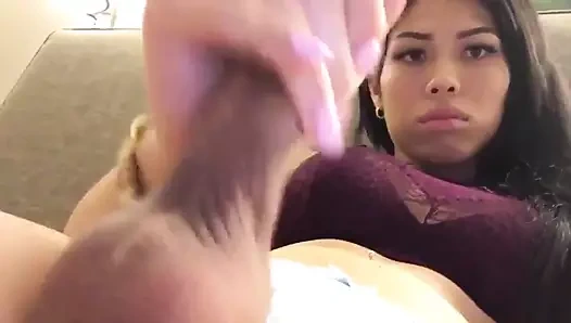 Bir horoz masturbasyon yapmak ve masturbasyon yapmak gerekiyor