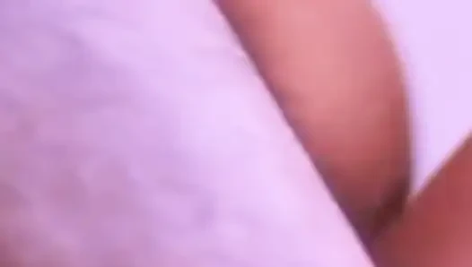 Kız öğrenci öğretmeninin üstüne atlamak için kaçıyor.