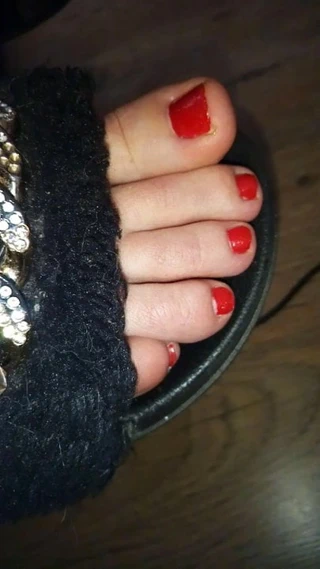 Bayan l seksi siyah parmak arası terlik.