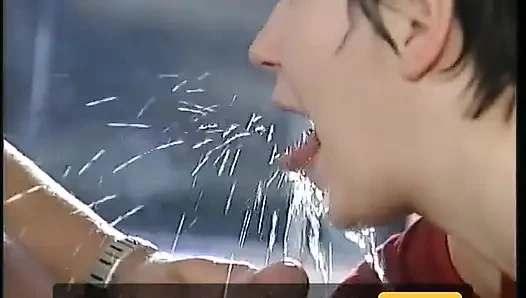 Yarak dölü yiyor ve işiyor